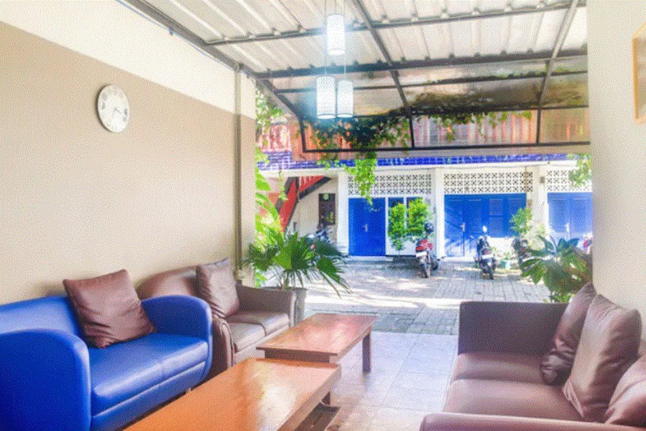 Urbanview Hotel Minongga Pondok Labu By Reddoorz Jakarta Exterior foto