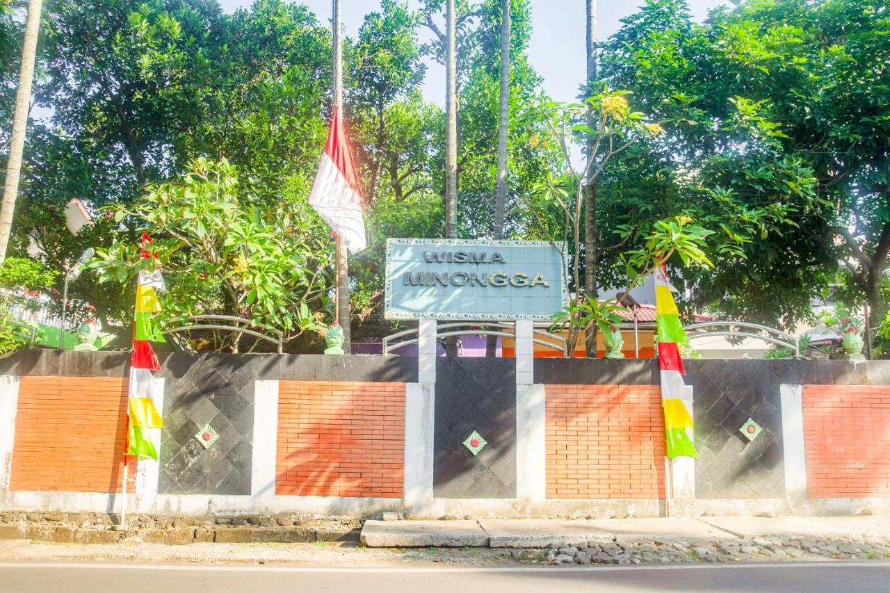 Urbanview Hotel Minongga Pondok Labu By Reddoorz Jakarta Exterior foto