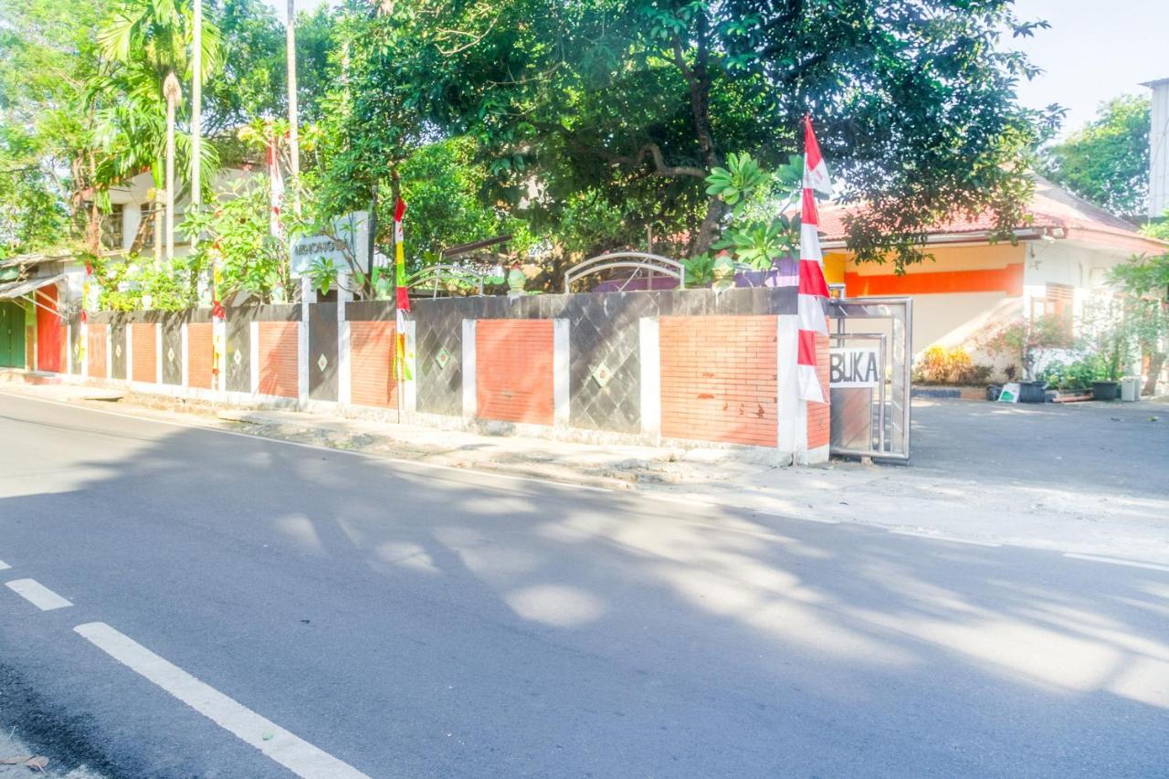Urbanview Hotel Minongga Pondok Labu By Reddoorz Jakarta Exterior foto