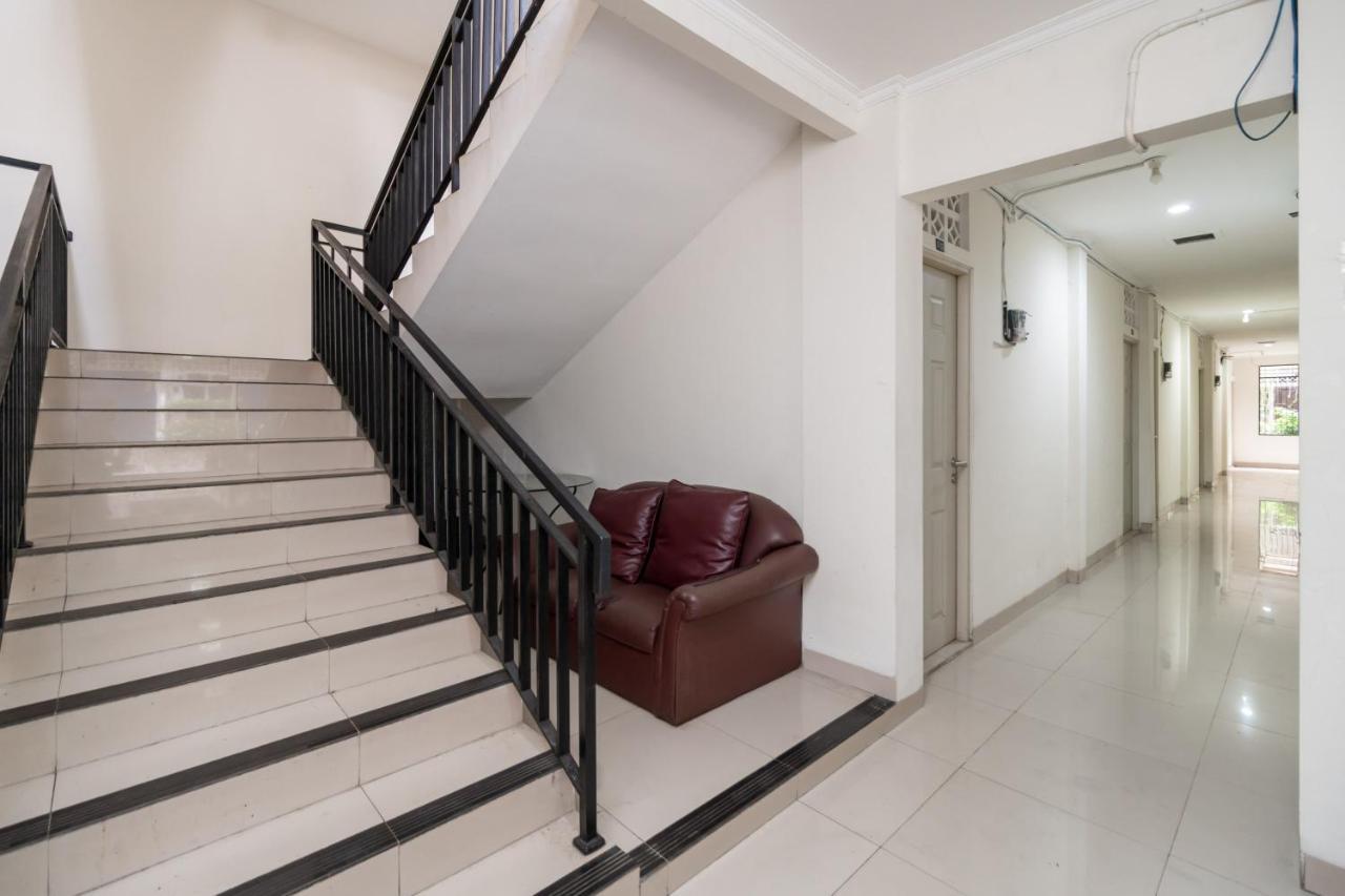 Urbanview Hotel Minongga Pondok Labu By Reddoorz Jakarta Exterior foto